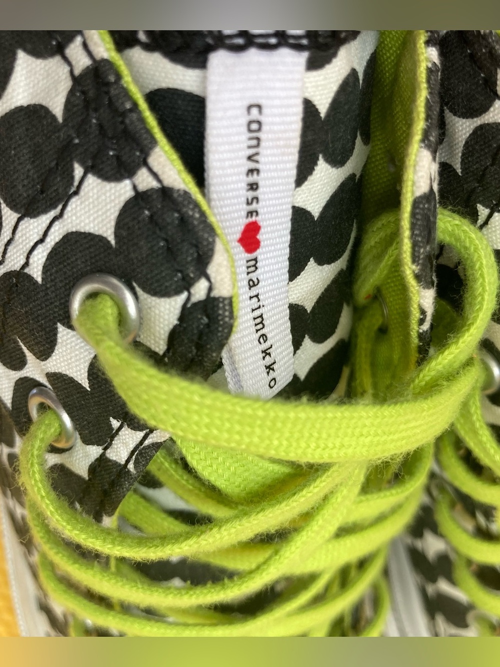 Converse High-Top Sneakers in Black, White & Lime Green size 4 youth Girls - Picture 8 of 9